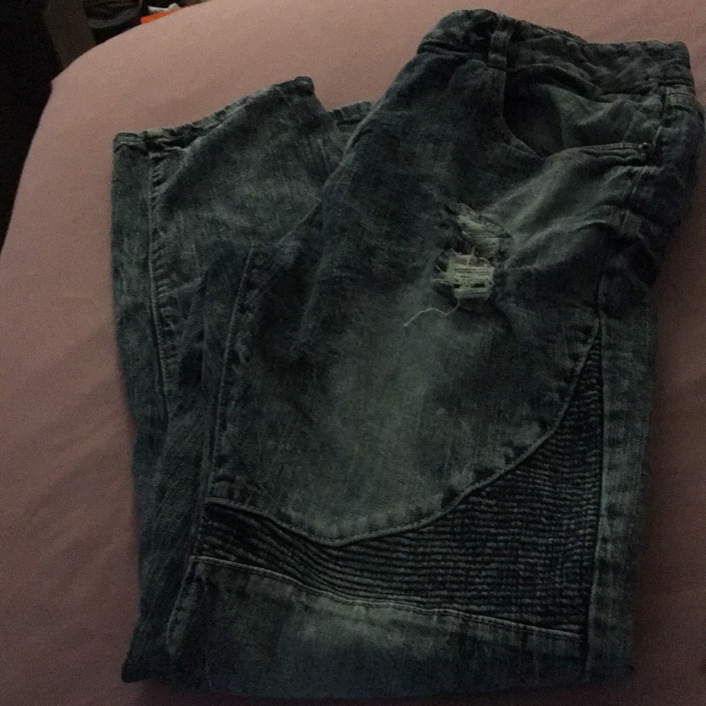 ⚡️*Rue 21* Size 36 x 32 Men’s Distressed Jeans